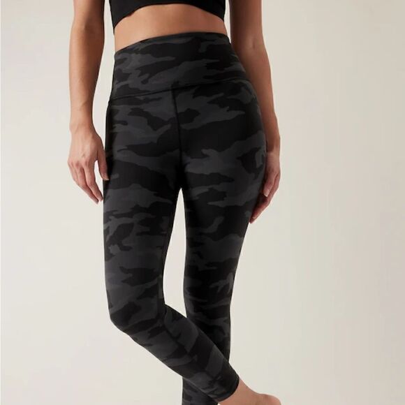 Athleta Pants - Athleta Elation Camo 7/8 Tight